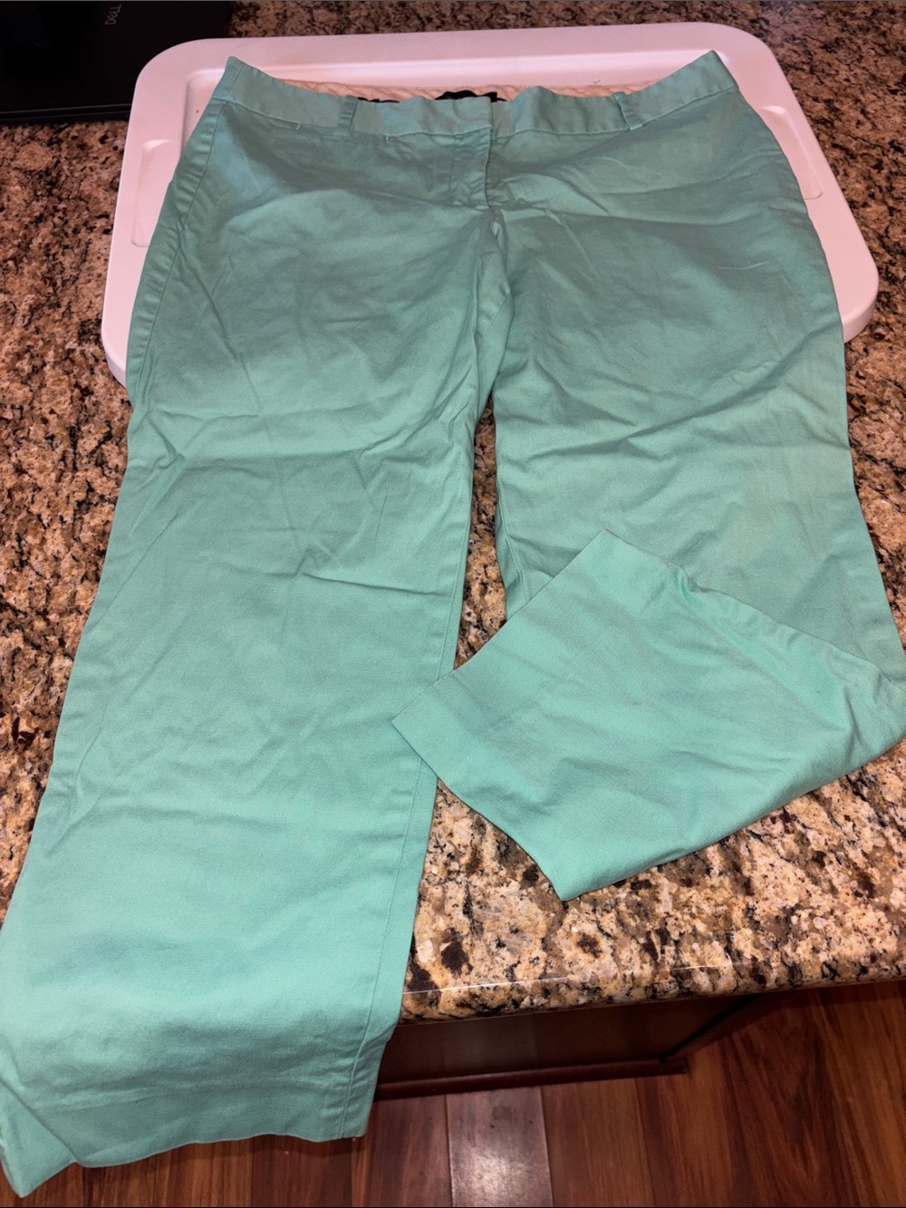 Talbots Straight-Leg Cropped pants in Mint Green Sz 12